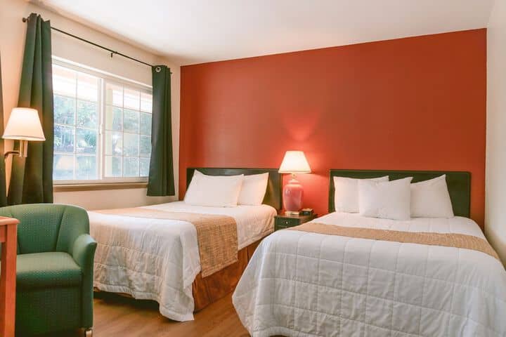 Room 2 of 60