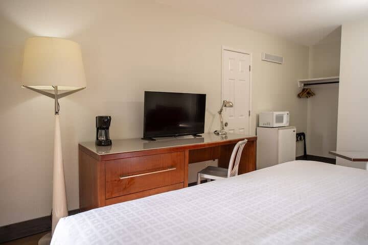 Room 34 of 60